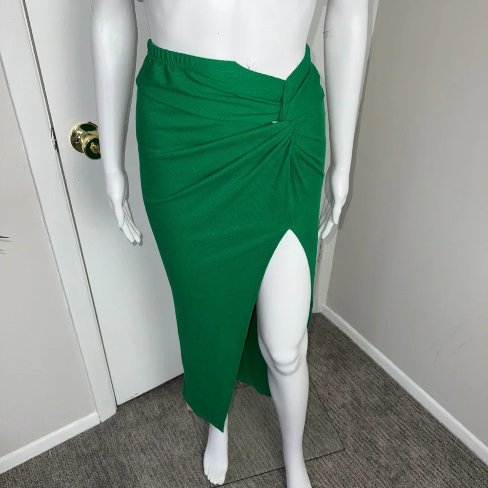 Micas Knee Length Green Skirt High‎ Slit Twist Front Fitted Maxi Size XS